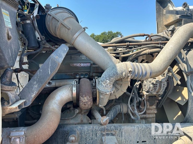 1998-freightliner-day-cab-truck-(cp0657,-unit-28648)-image-23