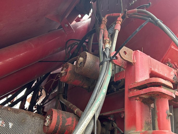 2010-case-ih-titan-3520-image-15