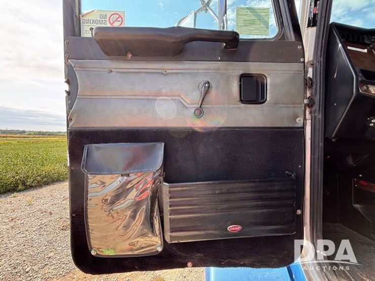 1988-peterbilt-377-image-79