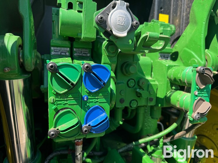 2014-john-deere-6125r-image-12