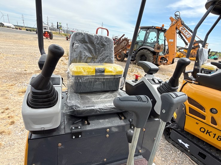 #220-•-#26490-•-unused-cfg-xz20r-mini-excavator-image-23