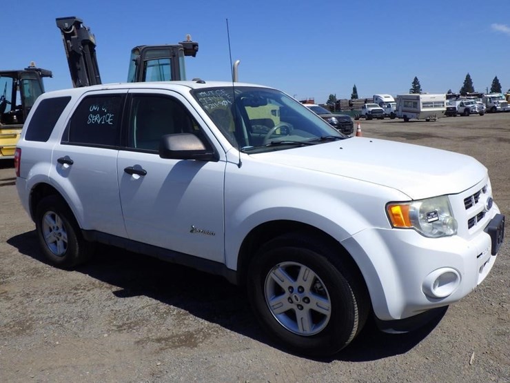 2011-ford-escape-image-3