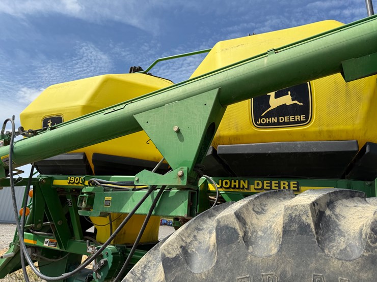 john-deere-1900-image-45