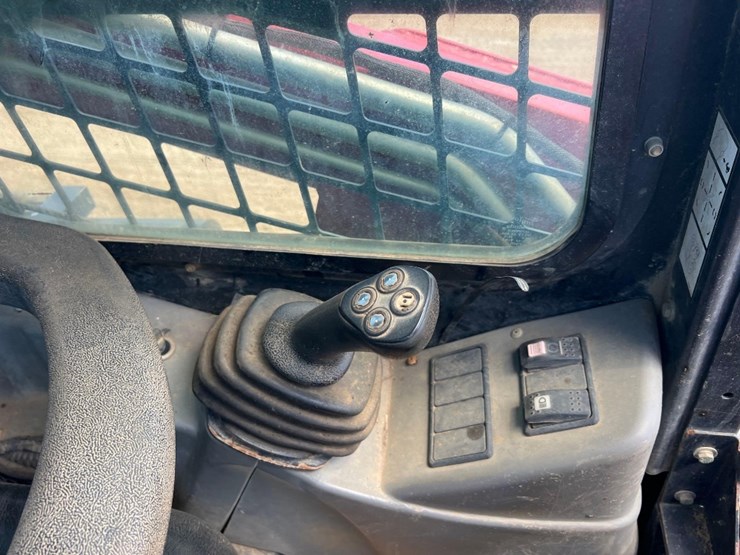 takeuchi-ts80r2-image-20