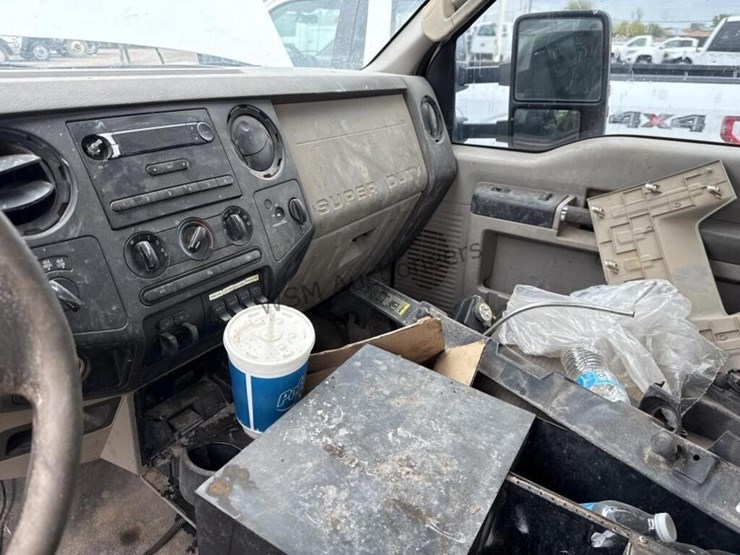 2010-ford-f550-image-15