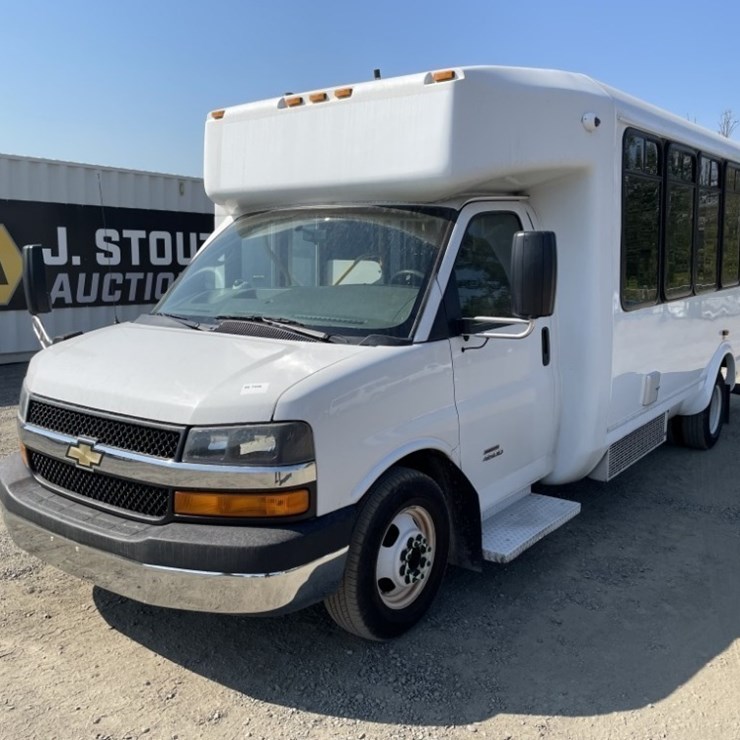 2014 Chevrolet Express Paratransit Bus
