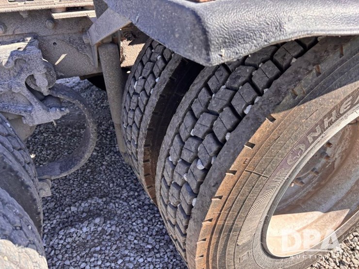 2005-kenworth-t800-image-38