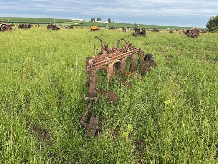 moline-5-bottom-14”-pull-type-plow-image-6