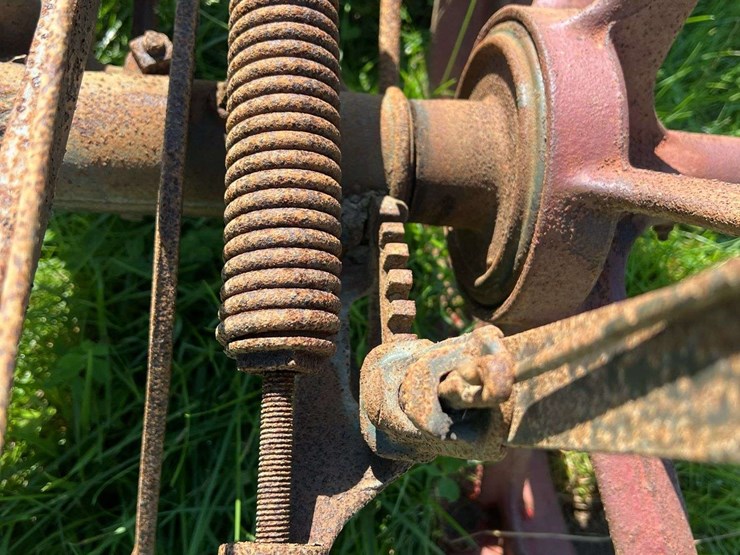 oliver-horse-drawn-sickle-mower-image-15