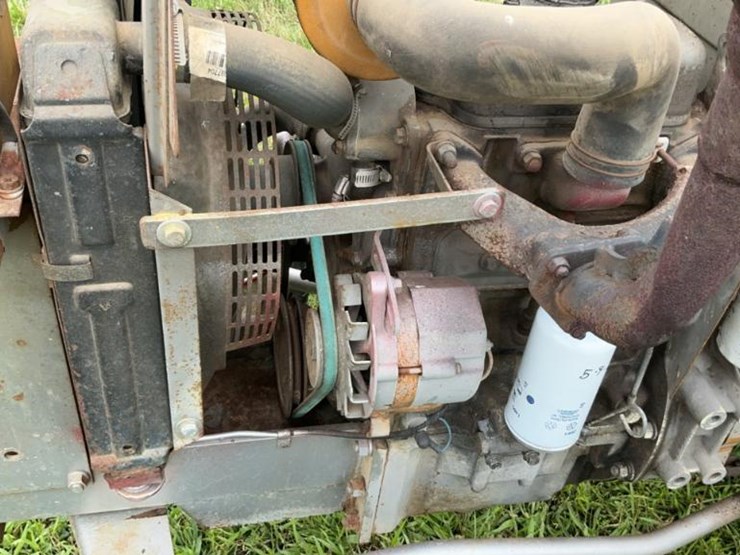#124-•-massey-ferguson-mf210-tractor-image-27
