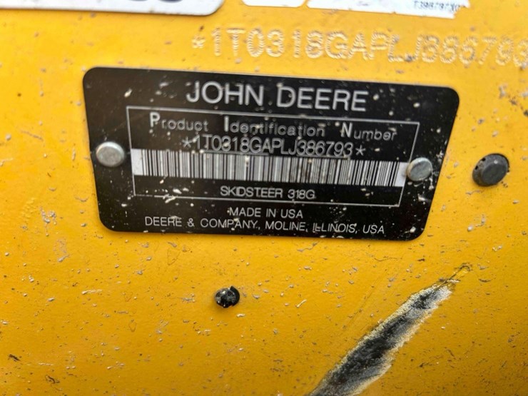 2020-deere-318g-image-24