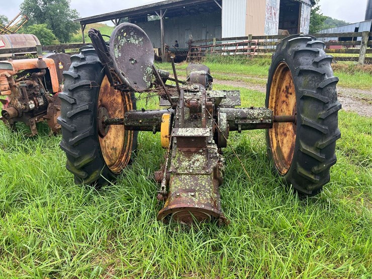 massey-harris-rear-end-image-2