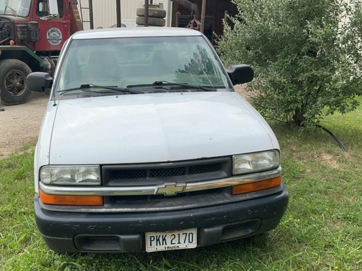 #143-•-2002-chevy-s10-truck-image-7