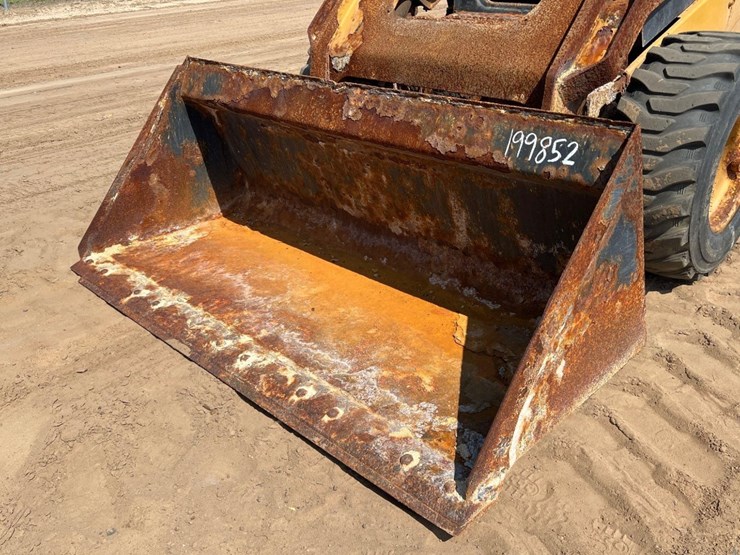 2015-caterpillar-262d-image-14