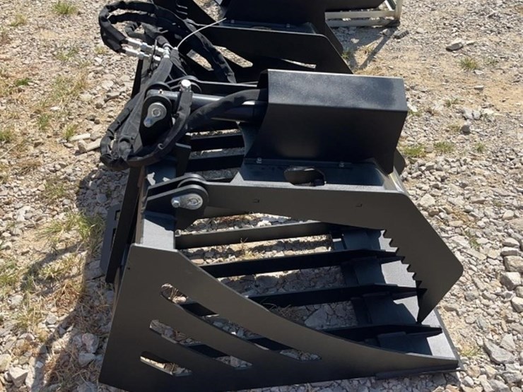 greatbear-72"-skid-steer-rock-grapple-bucket-image-2