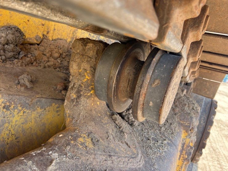 2016-komatsu-d61pxi-23-image-27