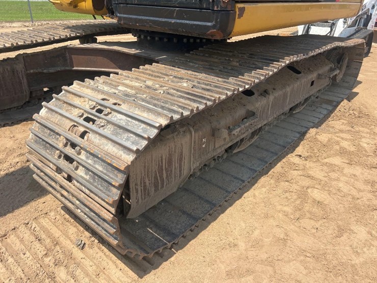 2015-caterpillar-323fl-image-21