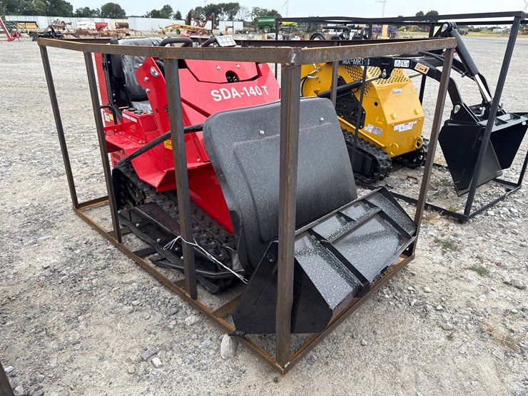 #220-•-#26504-•-unused-agt-sda-140t-crawler-loader-image-1