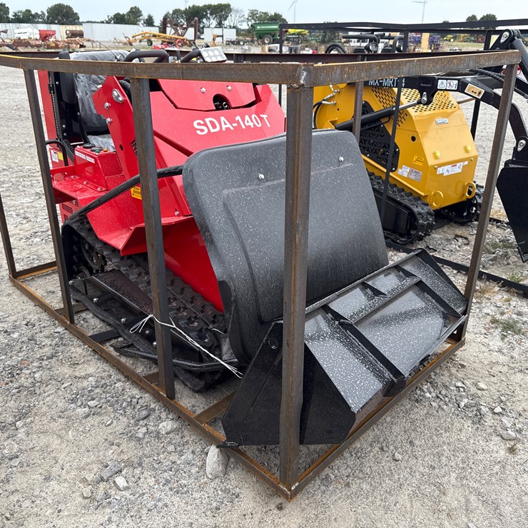 #220 • #26504 • Unused AGT SDA-140T Crawler Loader