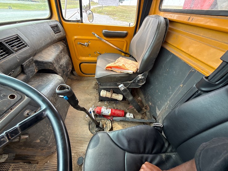 ford-l9000-image-27