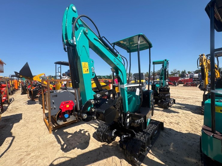 unused-cfg-qh12r-excavator-image-1