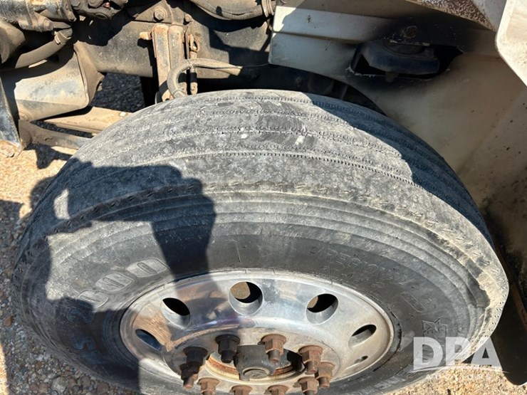 2006-ihc-9200i-van-truck-(cp0653,-unit-37745)-image-8