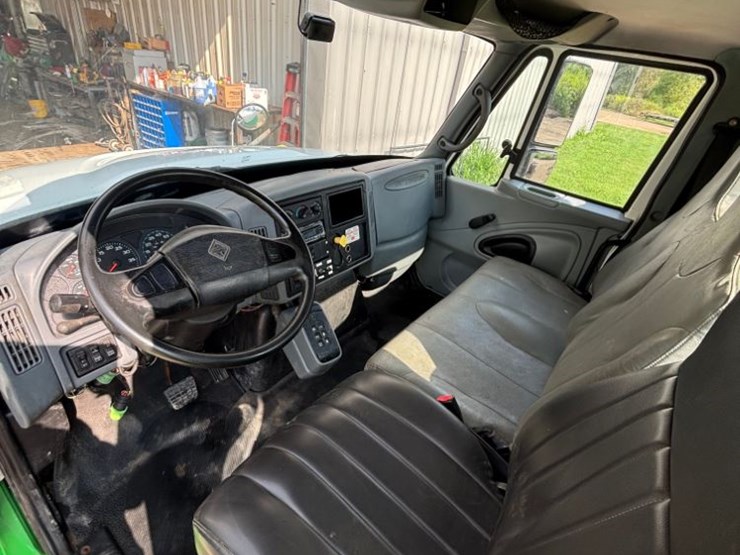2003-ihc-4400-truck-(pz13857,-unit-109029)-image-5