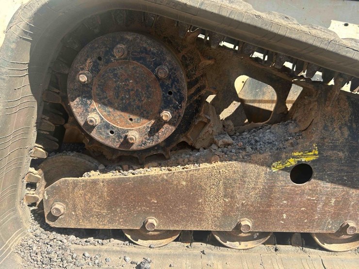 2012-bobcat-t650-image-12