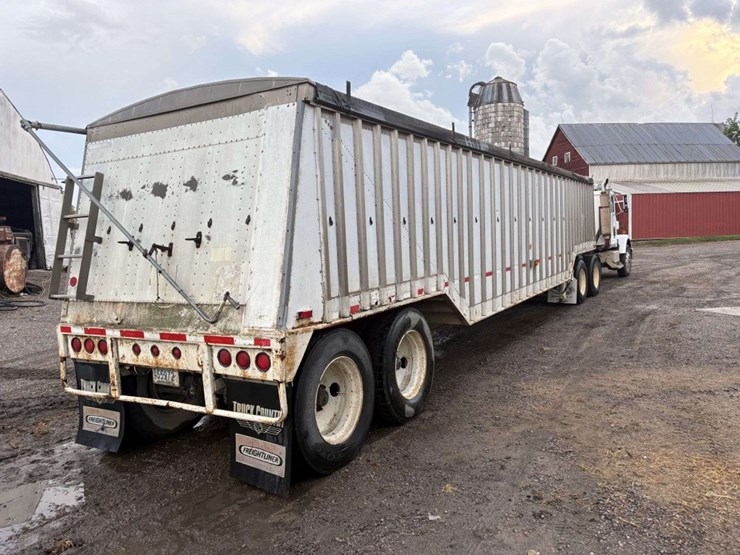 1979-cornhusker-800-40’-hopper-trailer,-66”-sides,-96”-wide,-tandem-axle,-11r24.5-on-steel-budd-rims-image-6