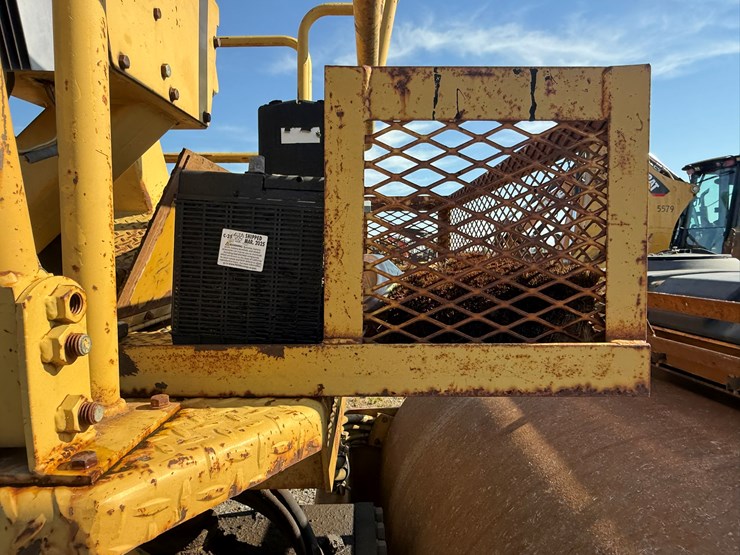 caterpillar-cb-434-image-28