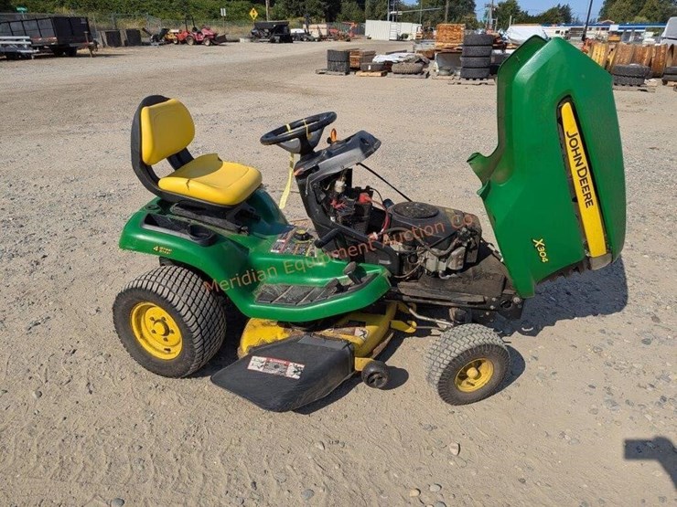 john-deere-x304-image-9