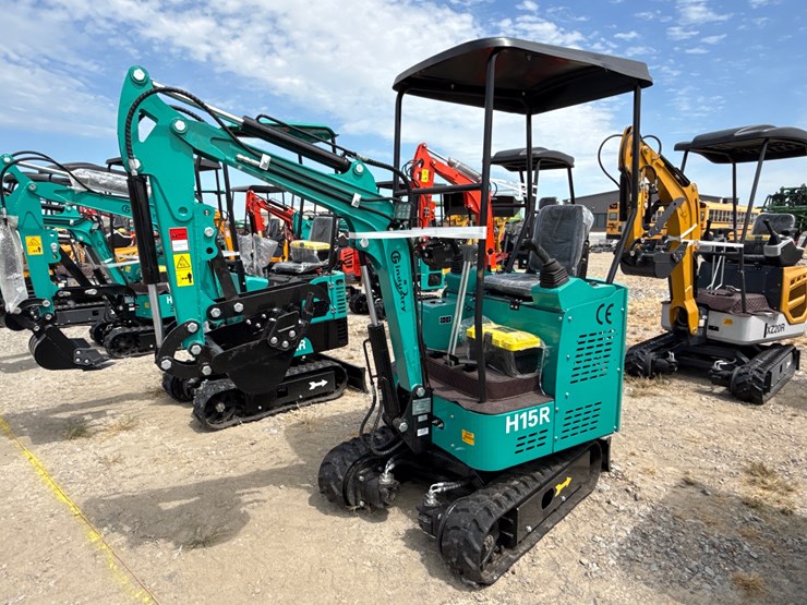 #220-•-#26491-•-unused-cfg-h15r-mini-excavator-h15r20250706b8020-image-1
