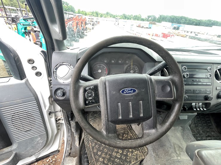 2011-ford-f350-image-23