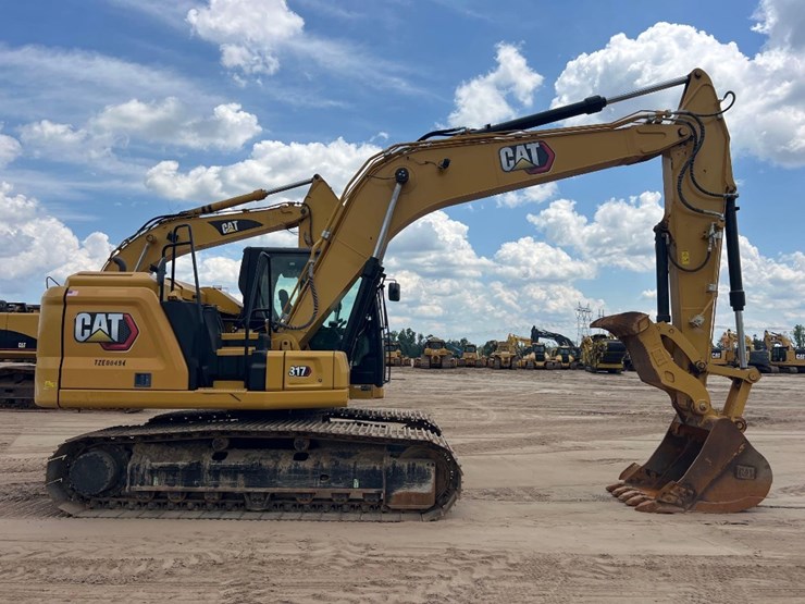 2022-caterpillar-317-image-5