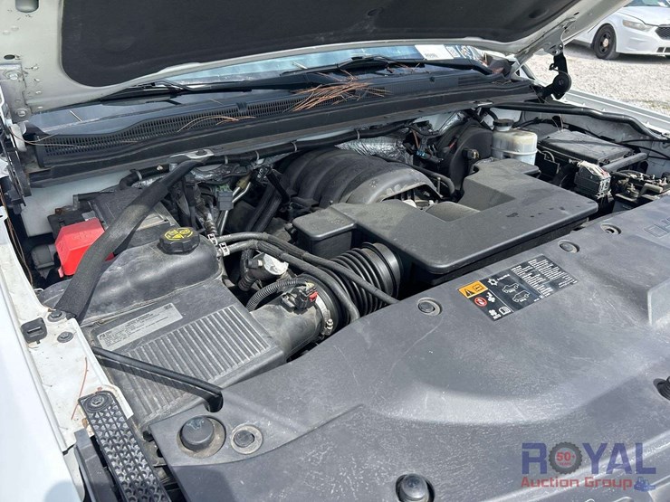 2016-chevrolet-tahoe-image-8
