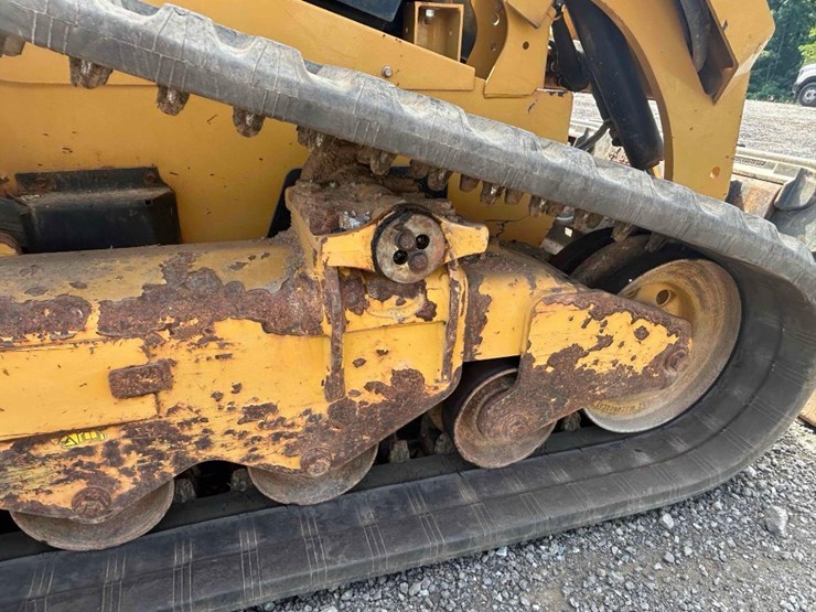 2017-caterpillar-299d2-image-17