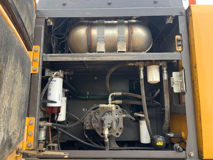 2017-volvo-ec250el-image-30