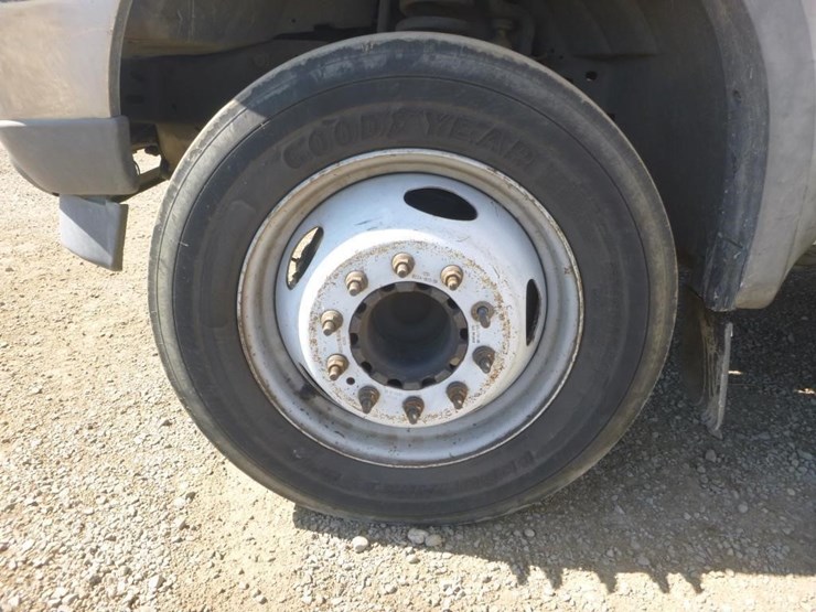 2005-ford-f450-image-27