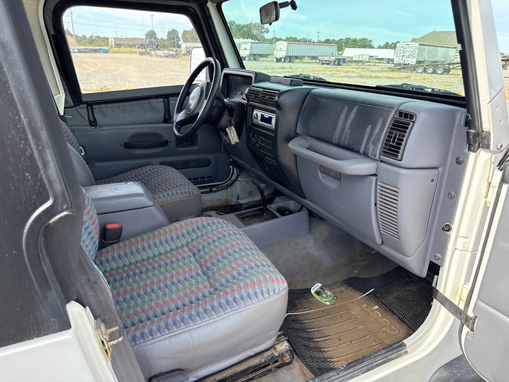 1997-jeep-wrangler-image-27