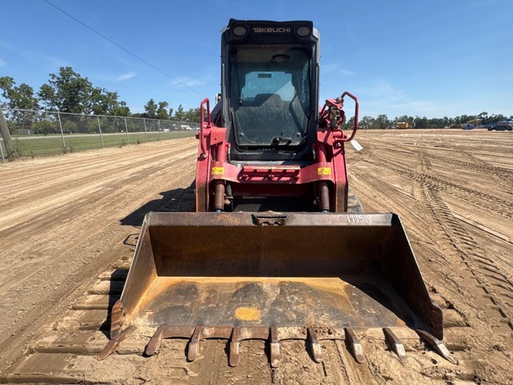 2022-takeuchi-tl12r2-image-3