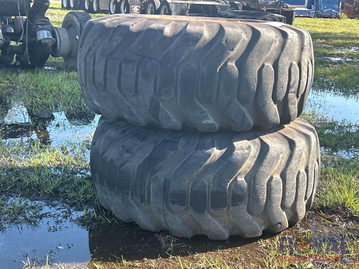 lot-of-2-caterpillar-loader-tires-image-2