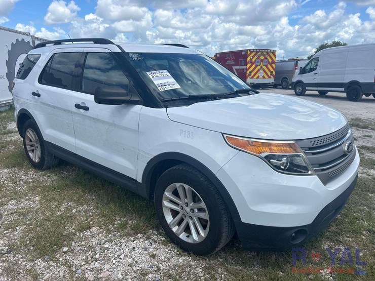 2015-ford-explorer-image-2