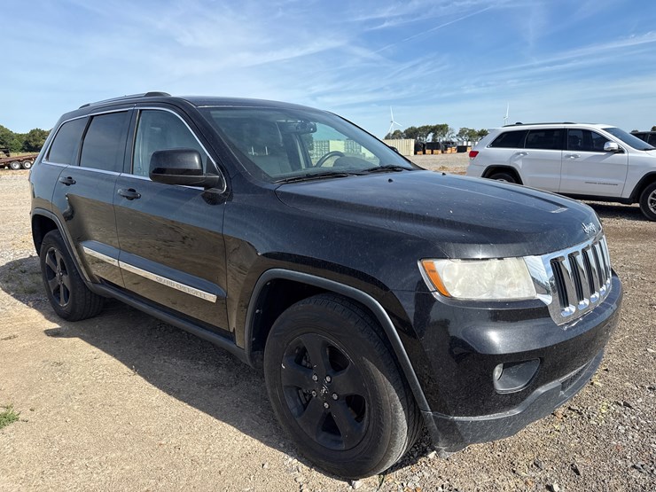 2013-jeep-grand-cherokee-image-2