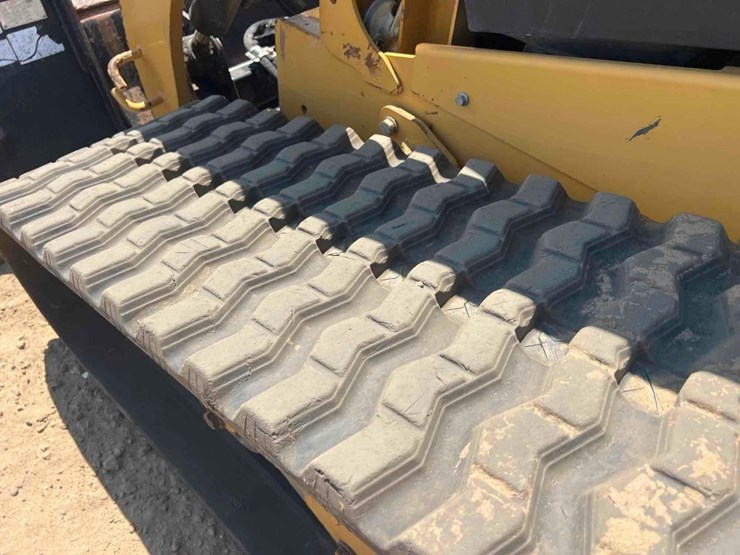 2023-caterpillar-279d3-image-26