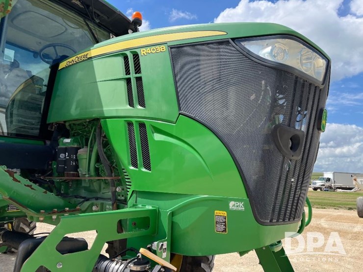 2014-john-deere-r4038-image-28