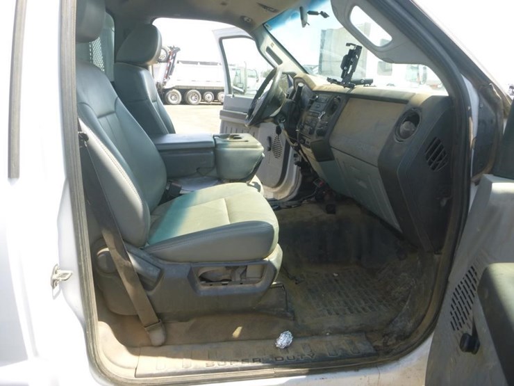 2012-ford-f550-image-13