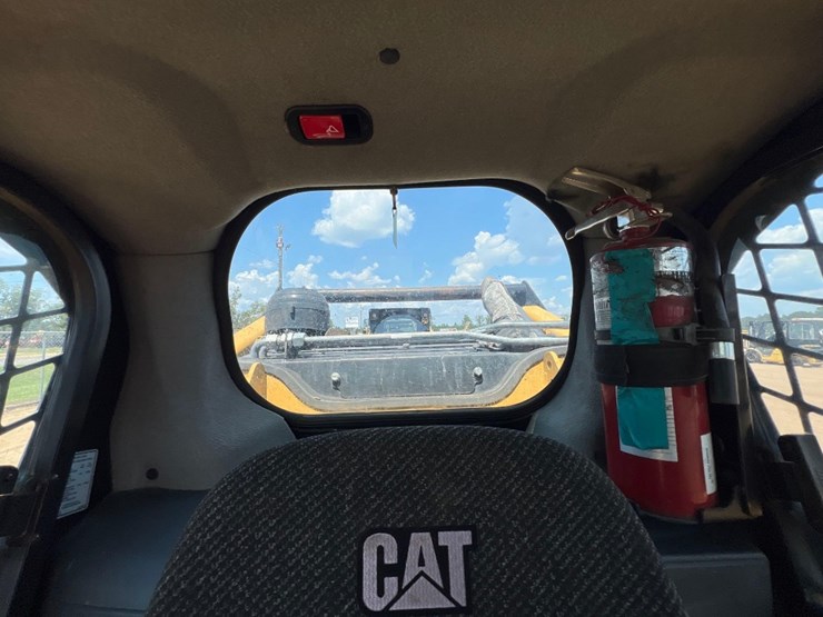 2019-caterpillar-299d2-xhp-image-33