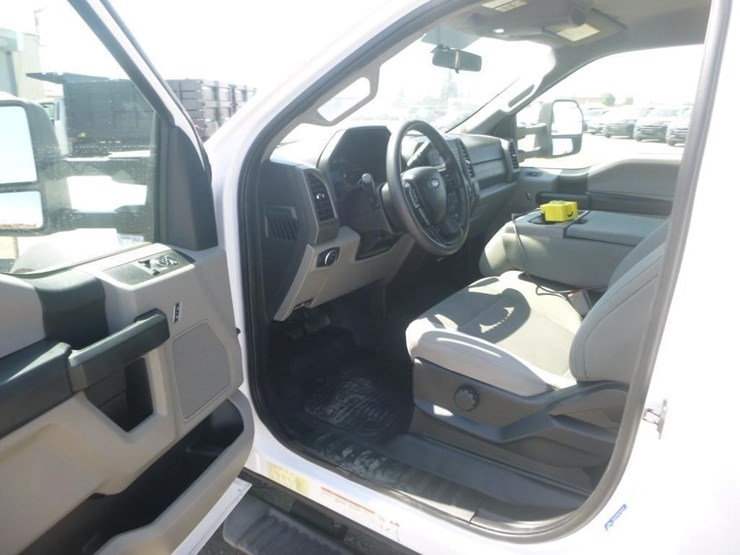 2018-ford-f550-image-16