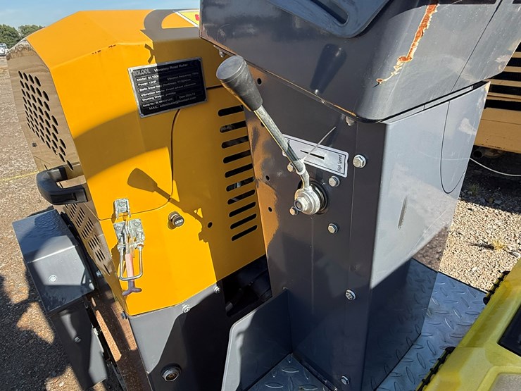 #145-•-#30306-•-2025-sdlool-sl1000-vibratory-compactor-inv#:-30306-image-24