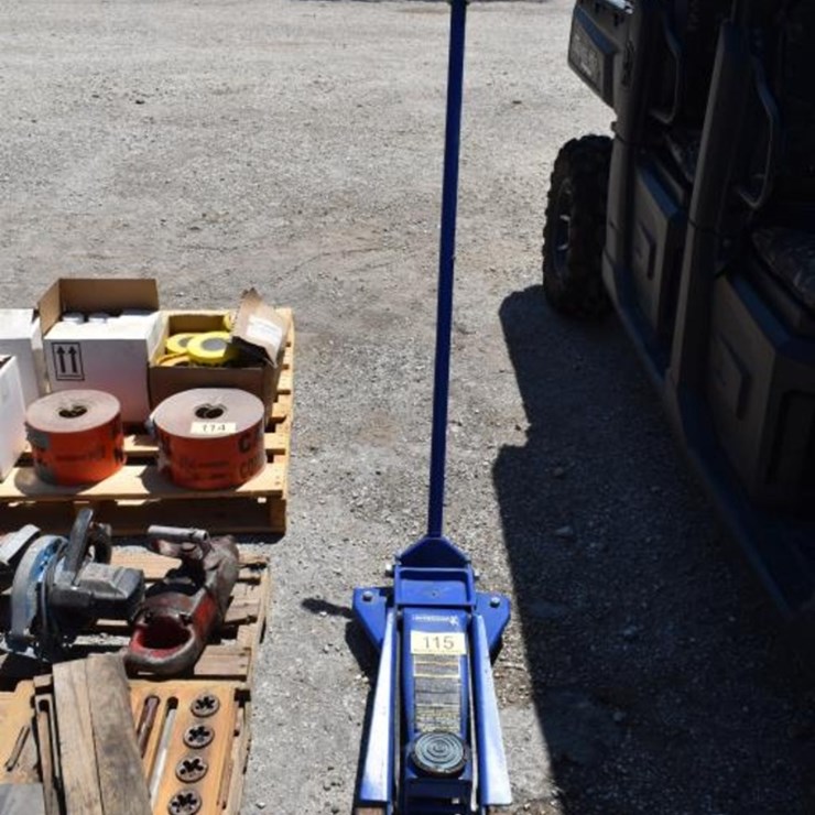 FLOOR JACK